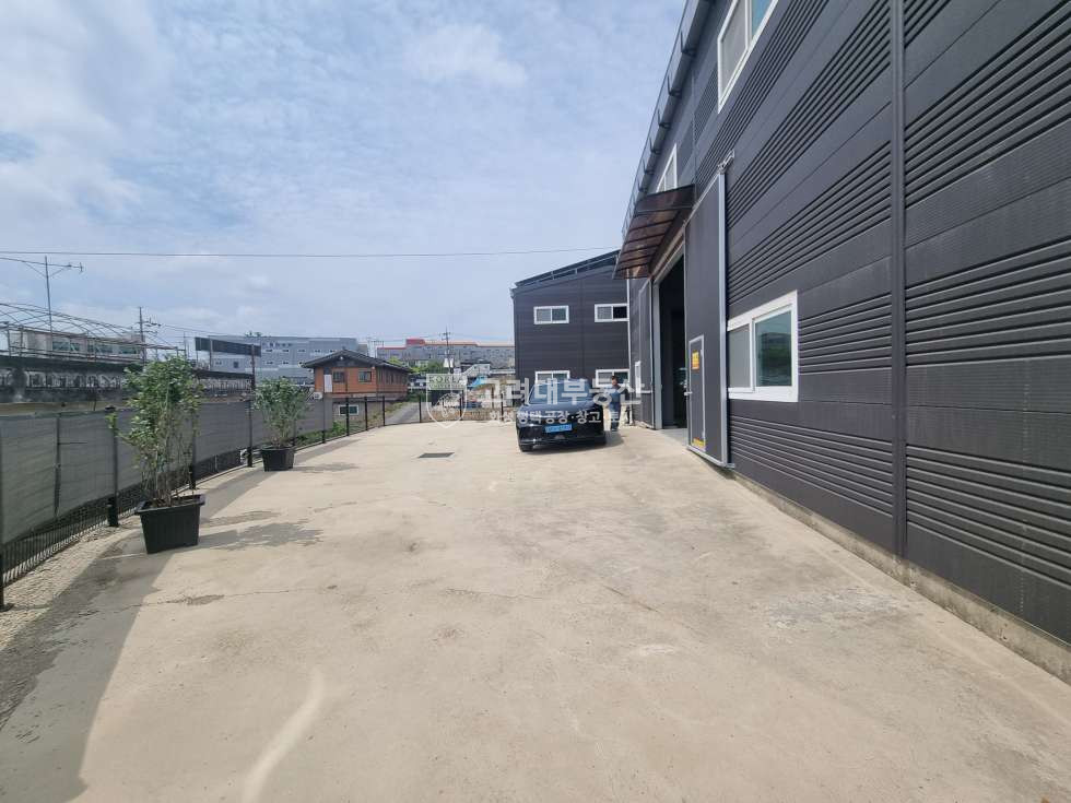 경기 화성만세구 향남읍 수직리 1동 건평60평ㅣ향남ic 단독공장 , 신축급 , 창고 공장 사용가능 월세 매물번호 10005 사진 2